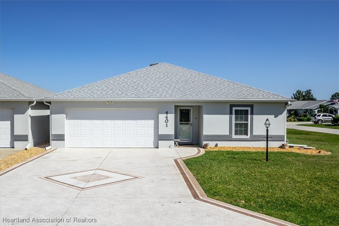 Property Photo: 4401 Vantage Circle FL 33872