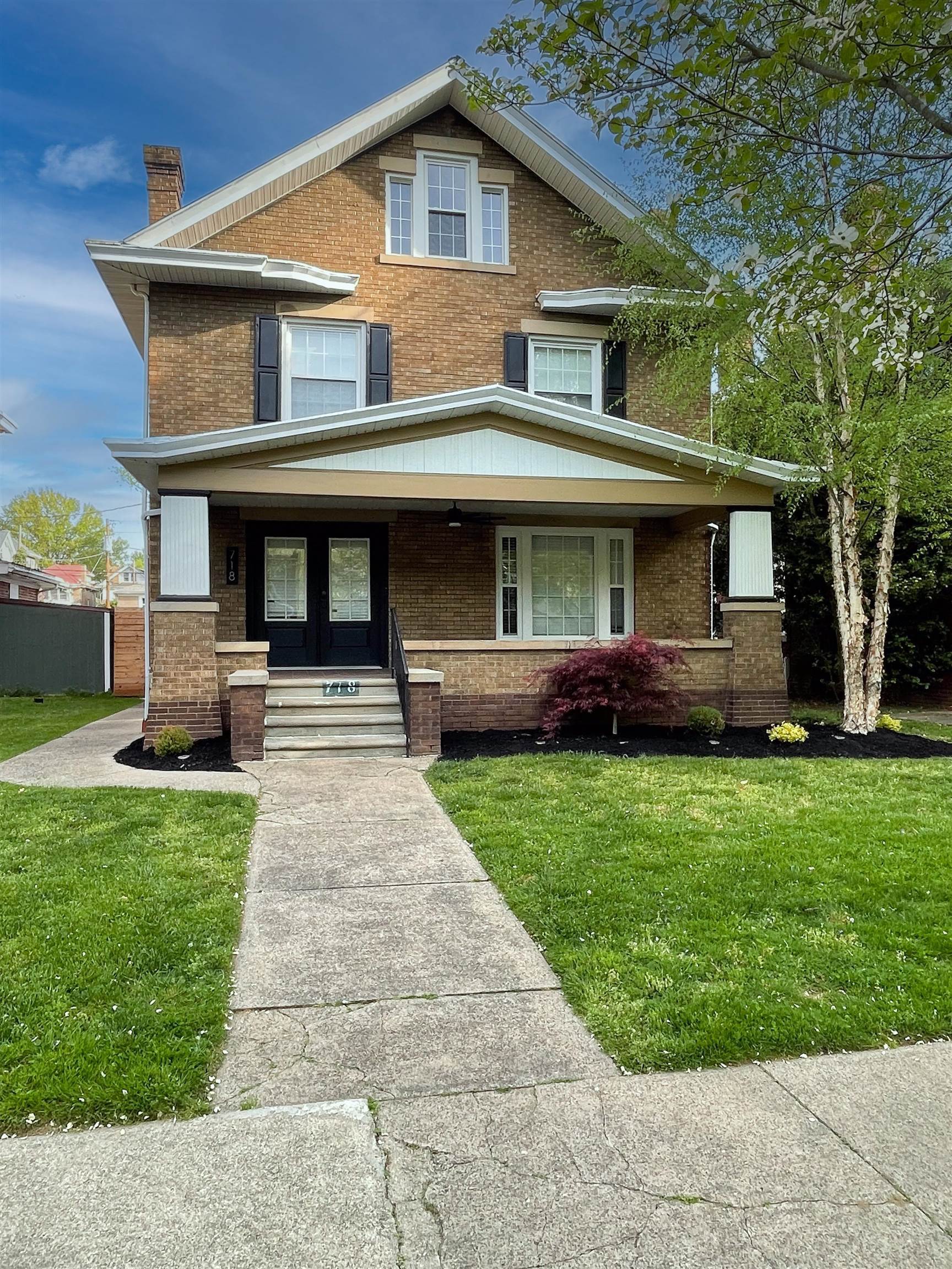 Property Photo:  718 13th Ave  WV 25701 