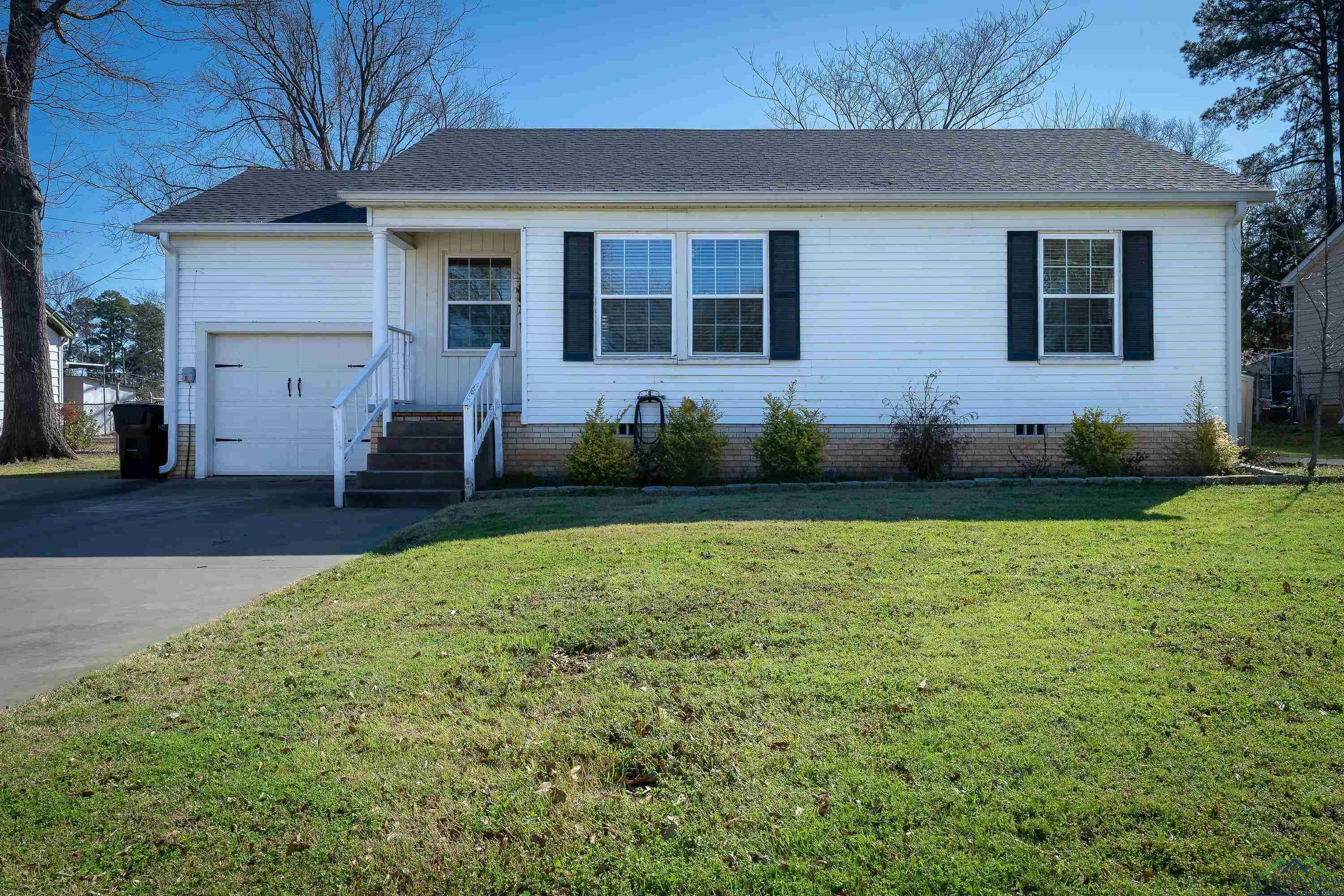 Property Photo:  1322 Dale St  TX 75601 