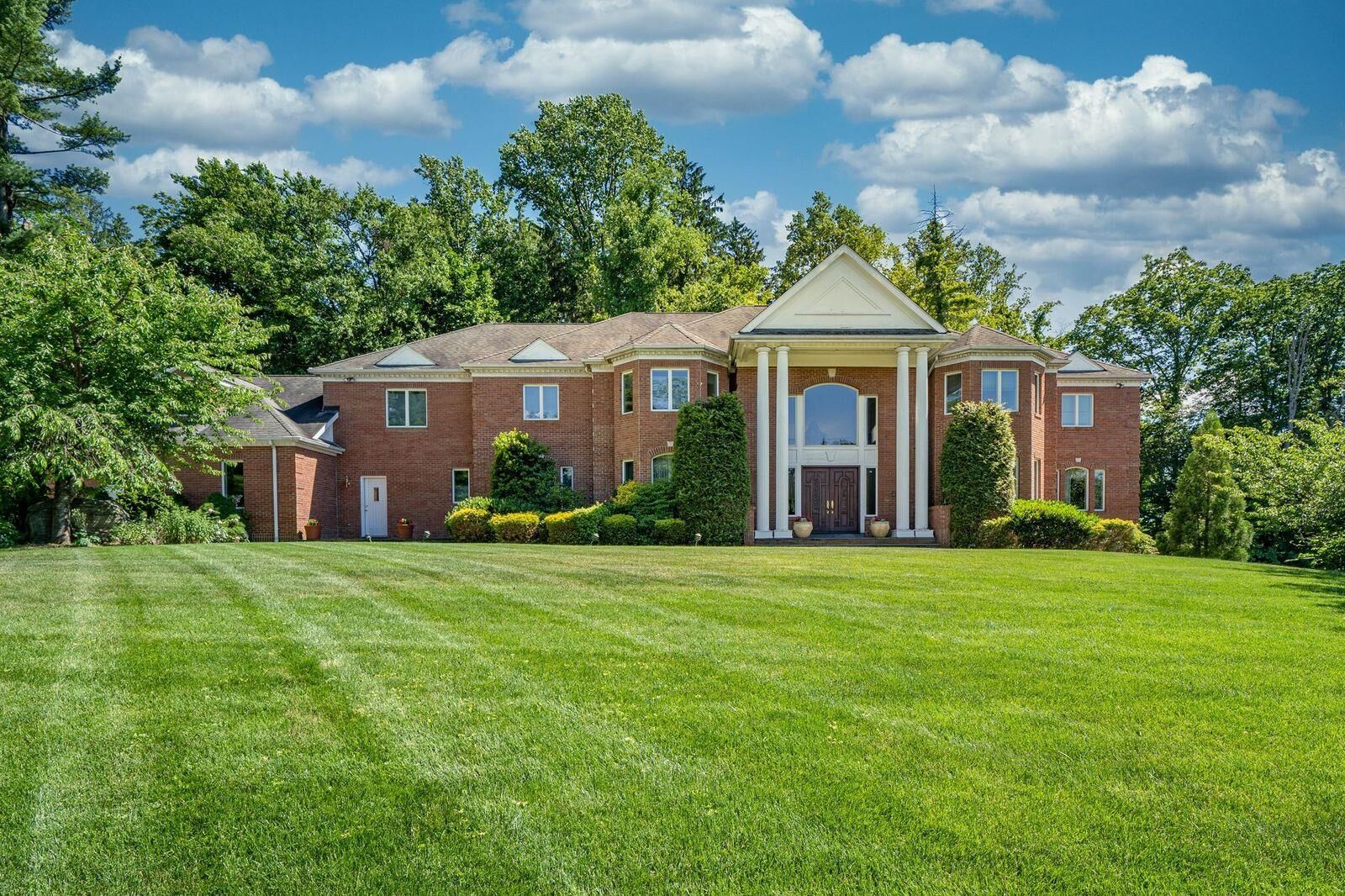 Property Photo: 3 Vandalay Court NY 10583