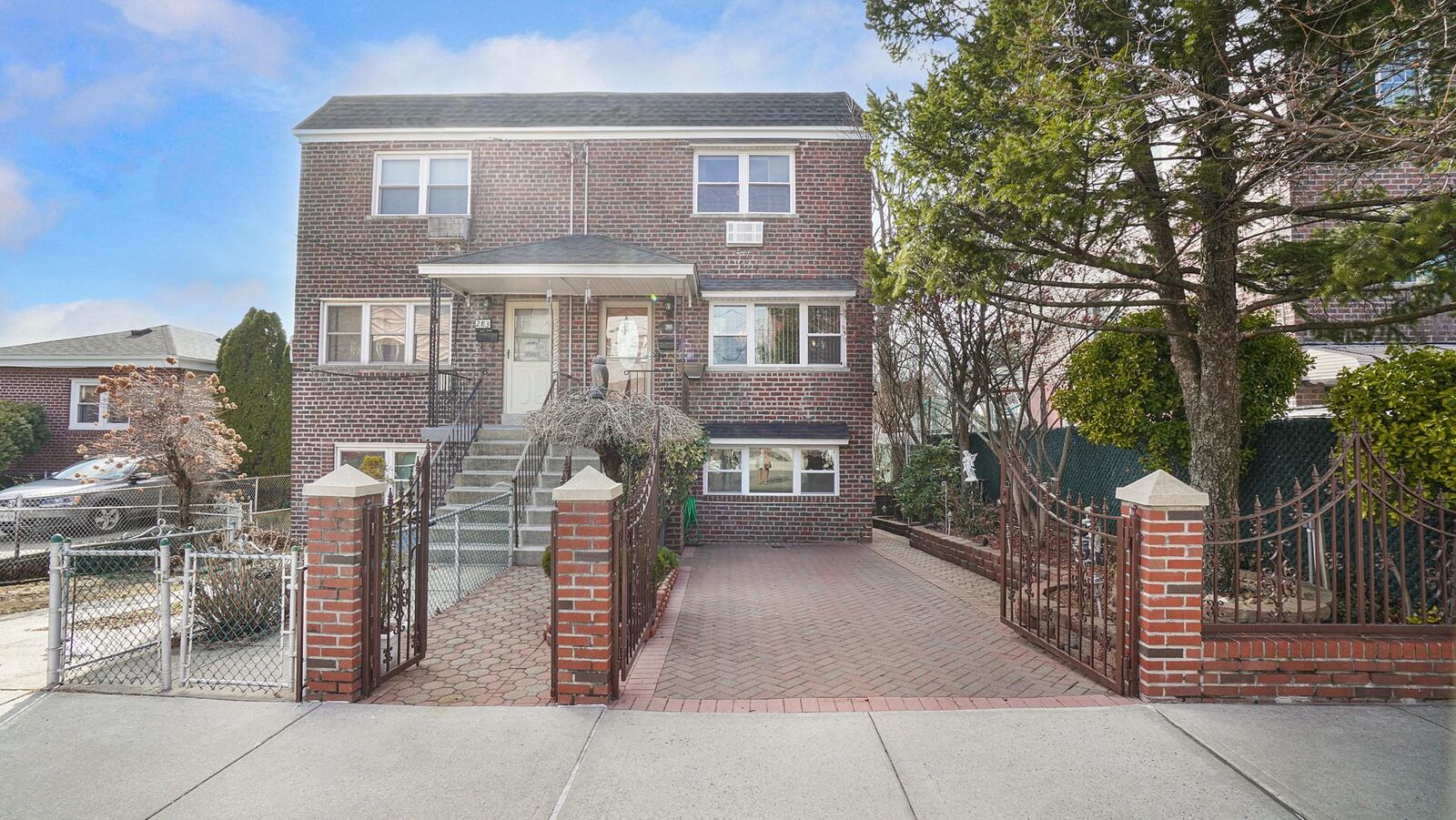 Property Photo:  285 Calhoun Avenue  NY 10465 