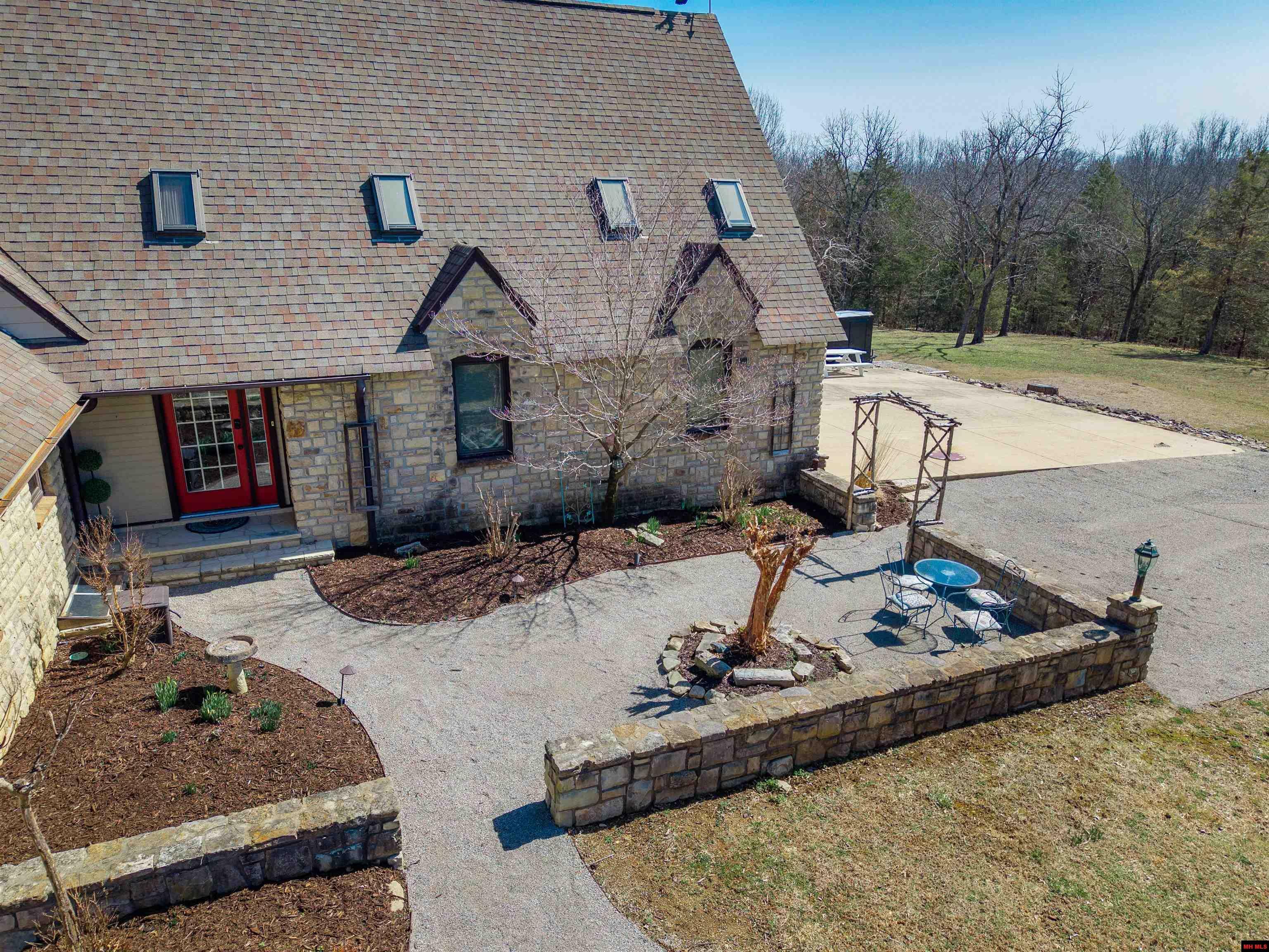 Property Photo:  1046 Slick Rock Road  AR 72653 