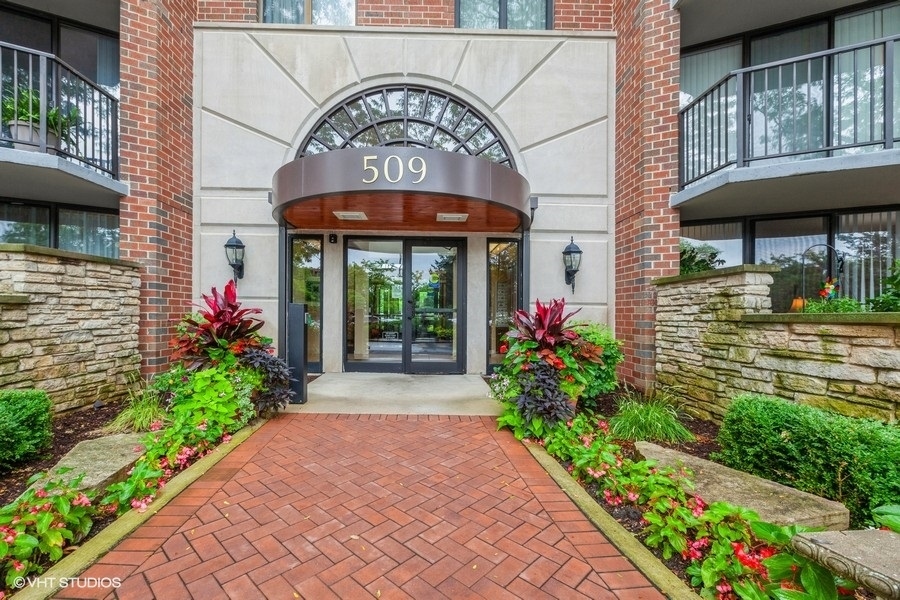 509 Aurora Avenue 620  Naperville IL 60540 photo