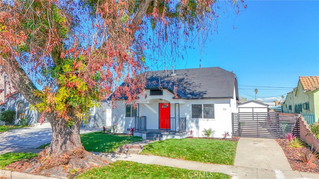 Property Photo: 1513 W 83rd Street CA 90047