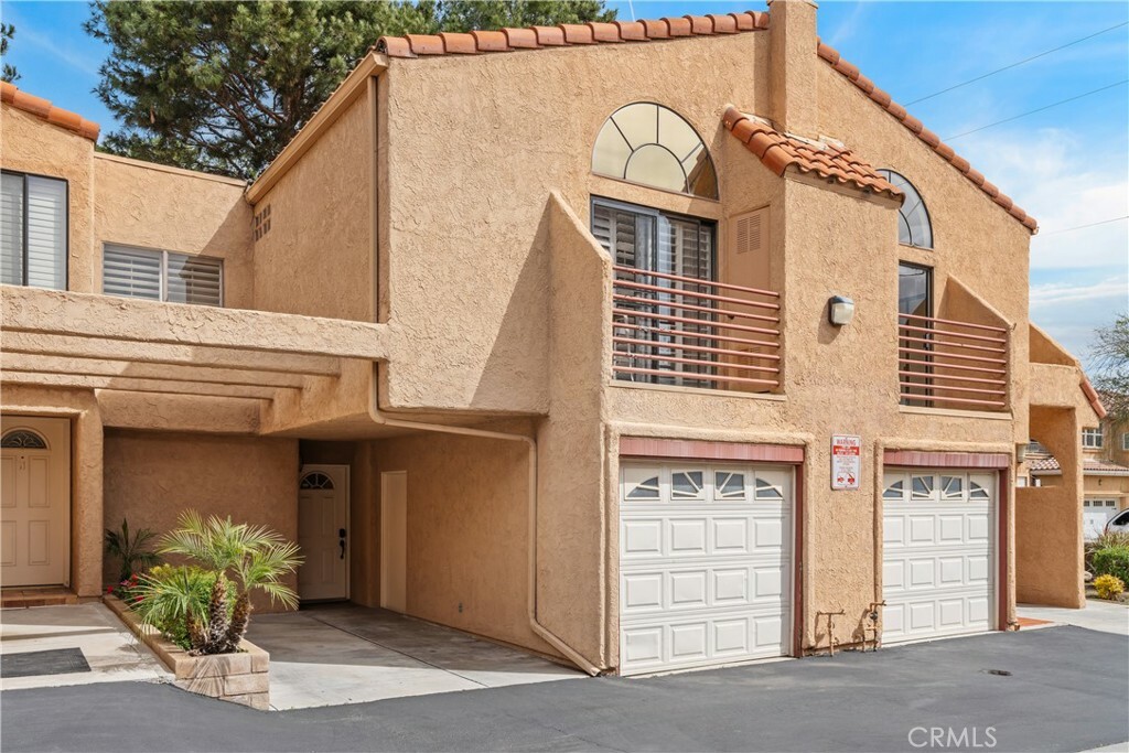 Property Photo:  5291 Colodny Dr  CA 91301 