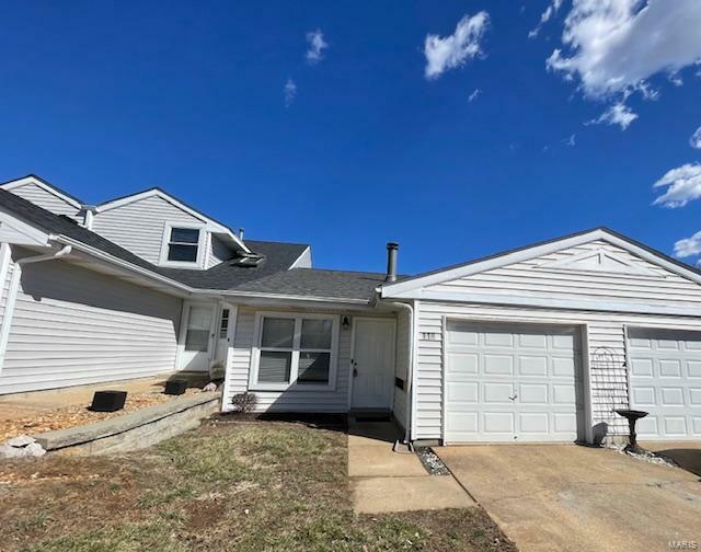 Property Photo: 118 Inverness MO 63088