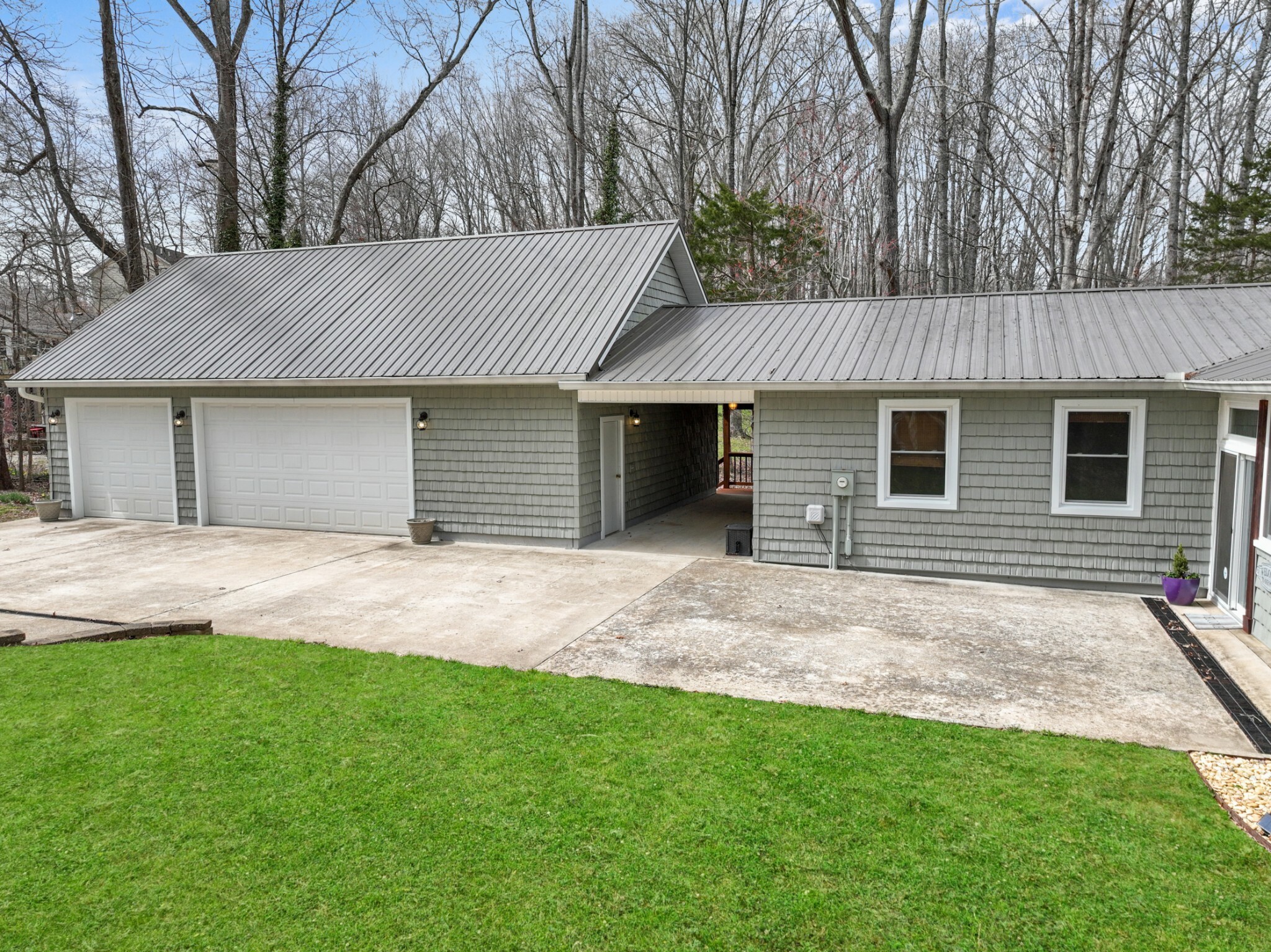 Property Photo: 751 Lakeview St TN 37330