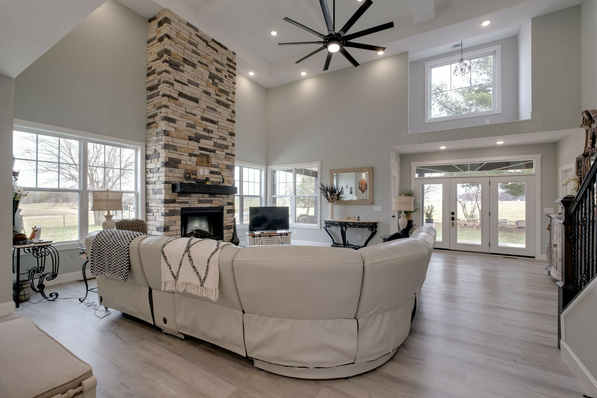 Property Photo: 259 W Carter Rd TN 37148