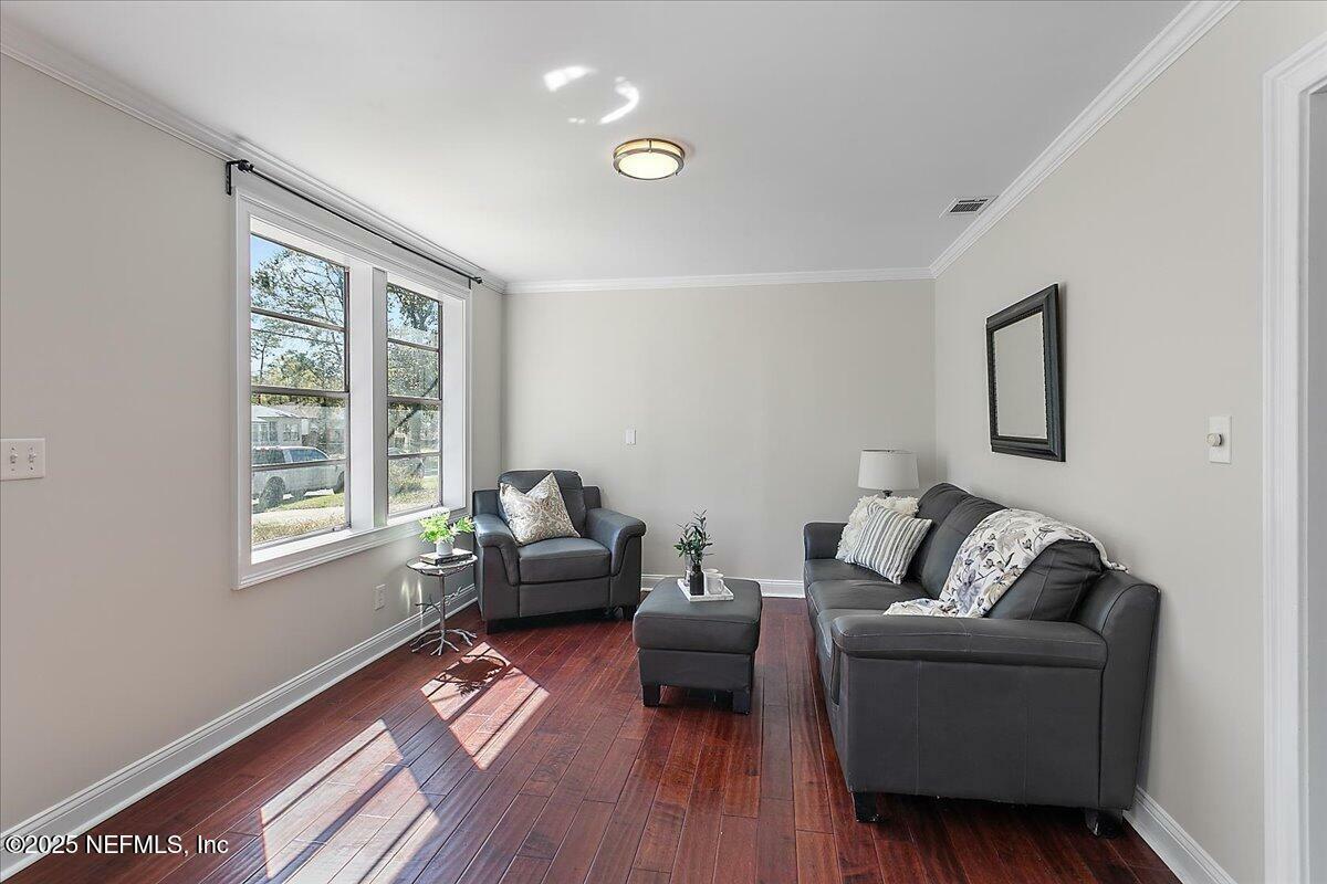 Property Photo: 1282 Macarthur Street FL 32205