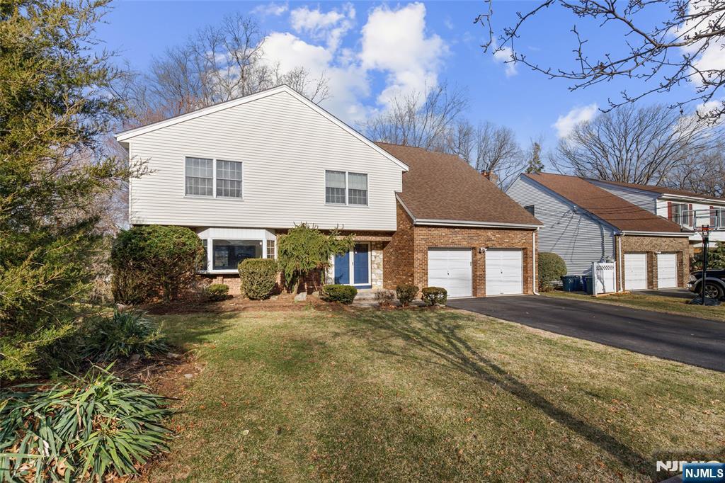 Property Photo:  687 Westview Court  NJ 07661 
