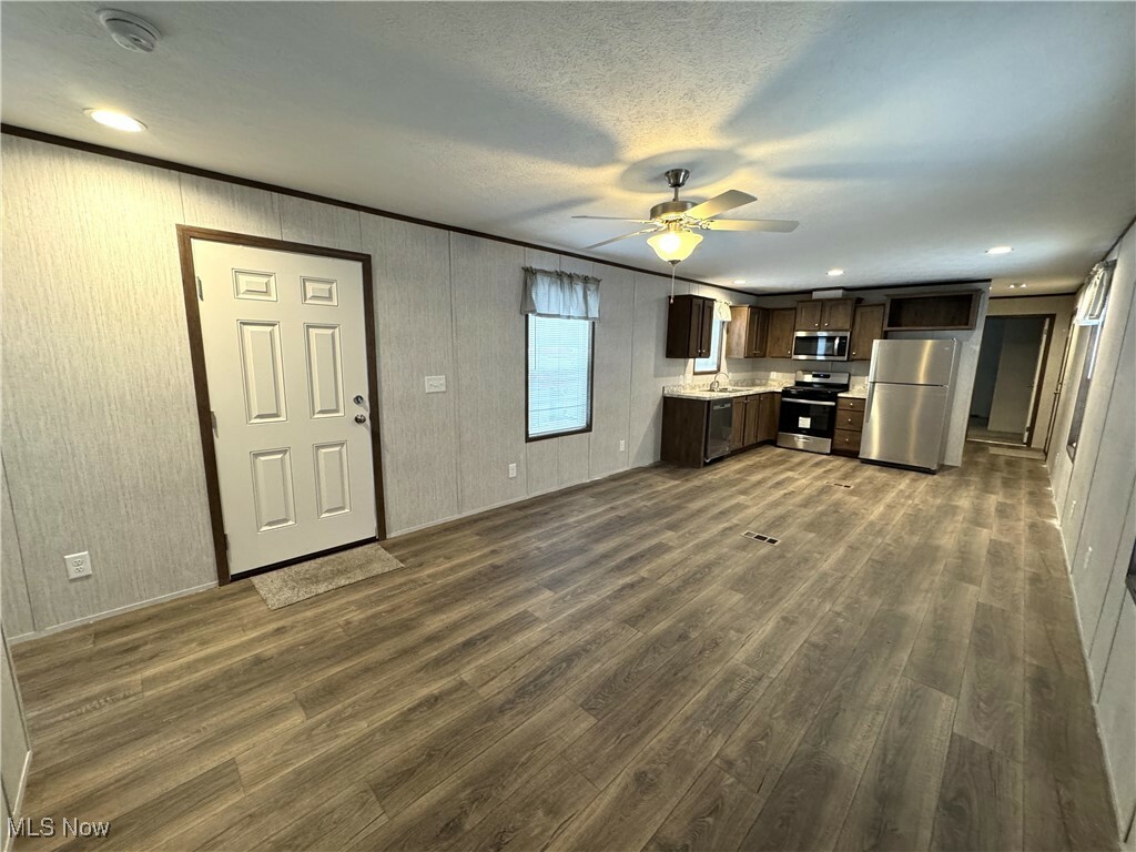 Property Photo: 125 Westgate NE OH 44484
