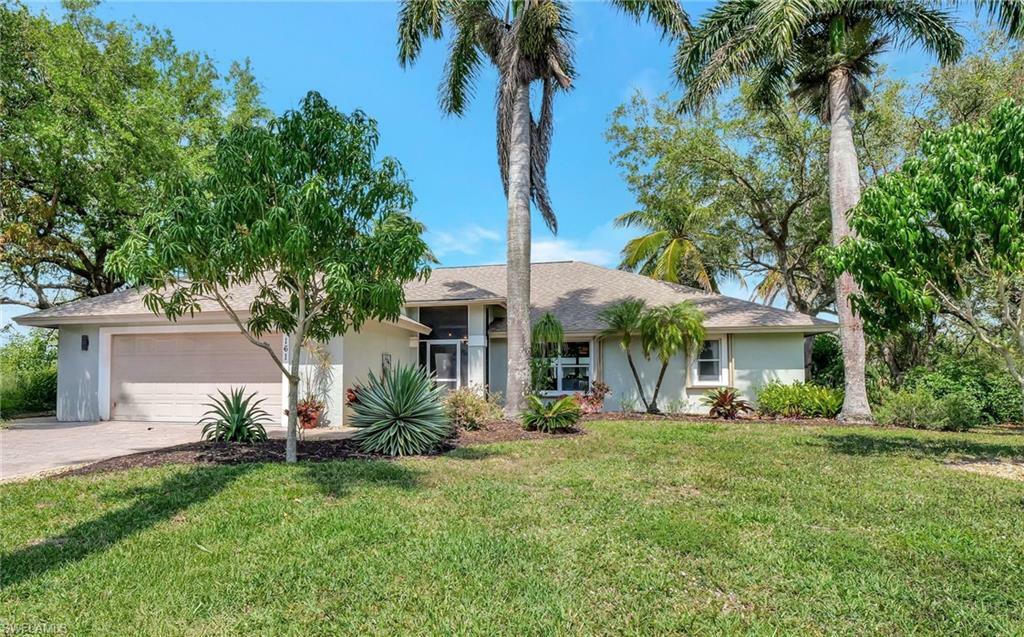 Property Photo: 161 Venus Cay FL 34114