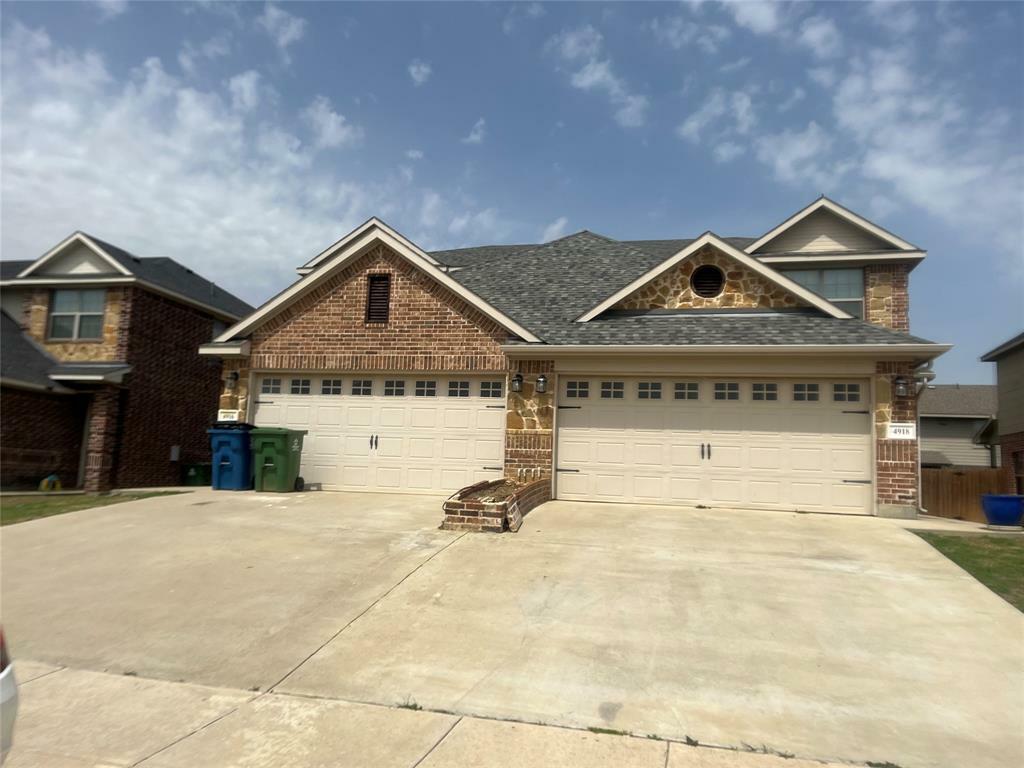 Property Photo: 4918 Villas Drive TX 76266