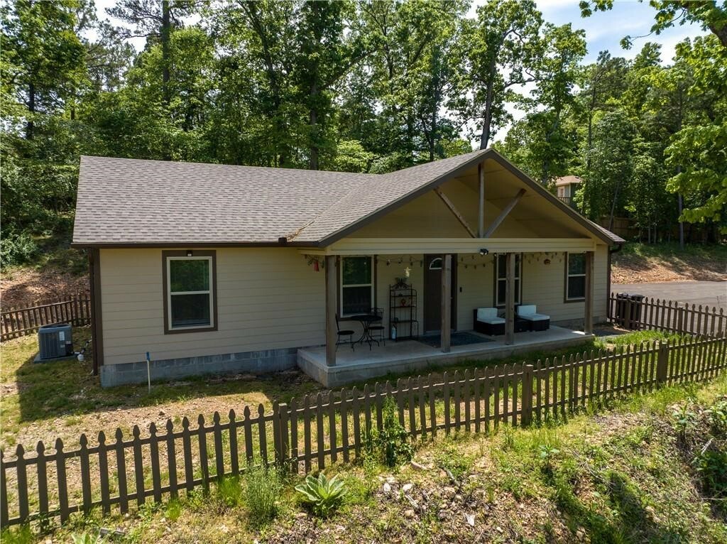 Property Photo: 8073 Dolphin Circle AR 72756