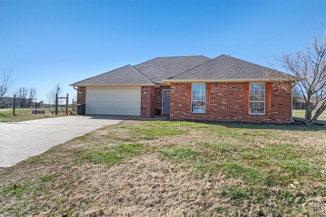 1377 Madison 8735  Huntsville AR 72740 photo