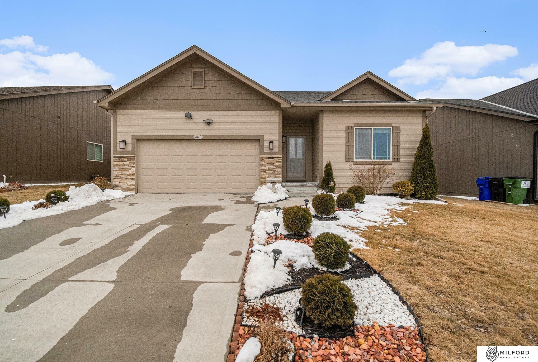 Property Photo: 7012 N 140 Avenue NE 68142