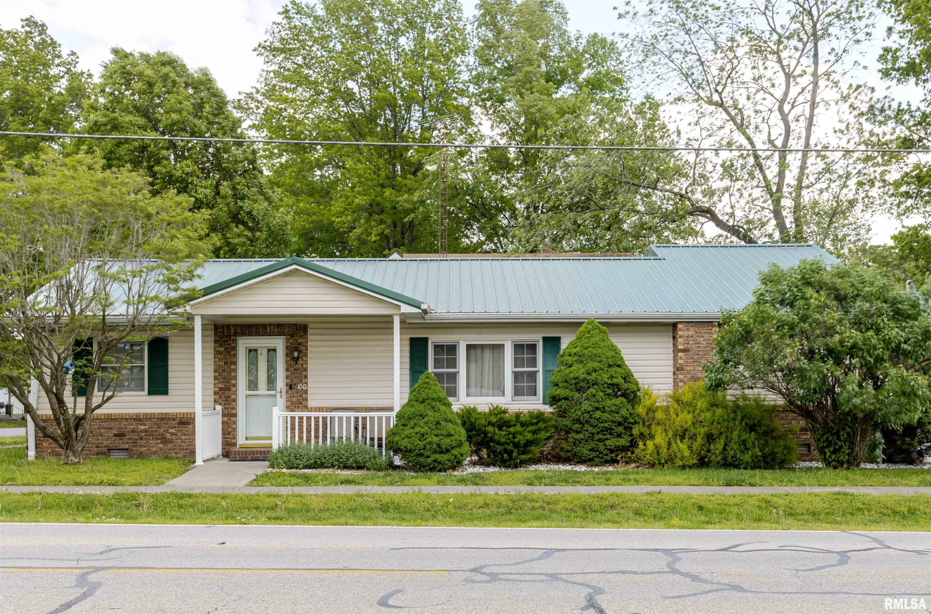 Property Photo: 100 E Rea Street IL 62891