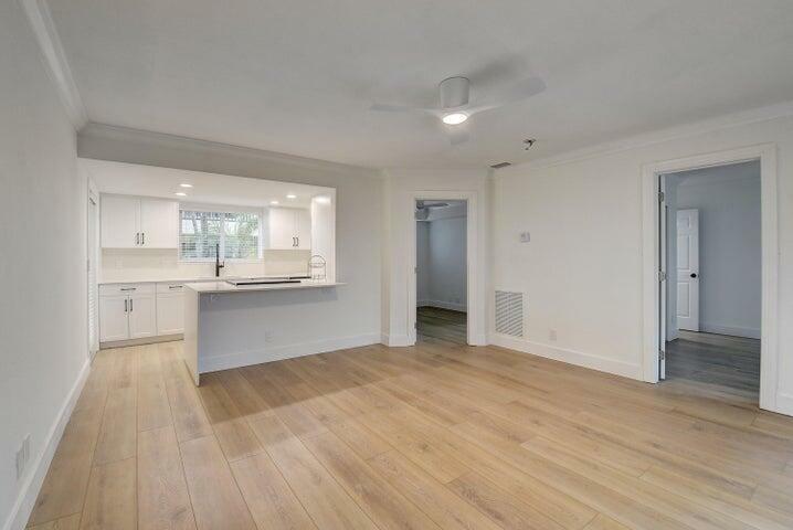 Property Photo:  49 SE 7th Avenue 2  FL 33483 