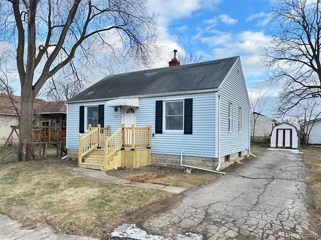 Property Photo: 2078 E Boatfield Avenue MI 48529