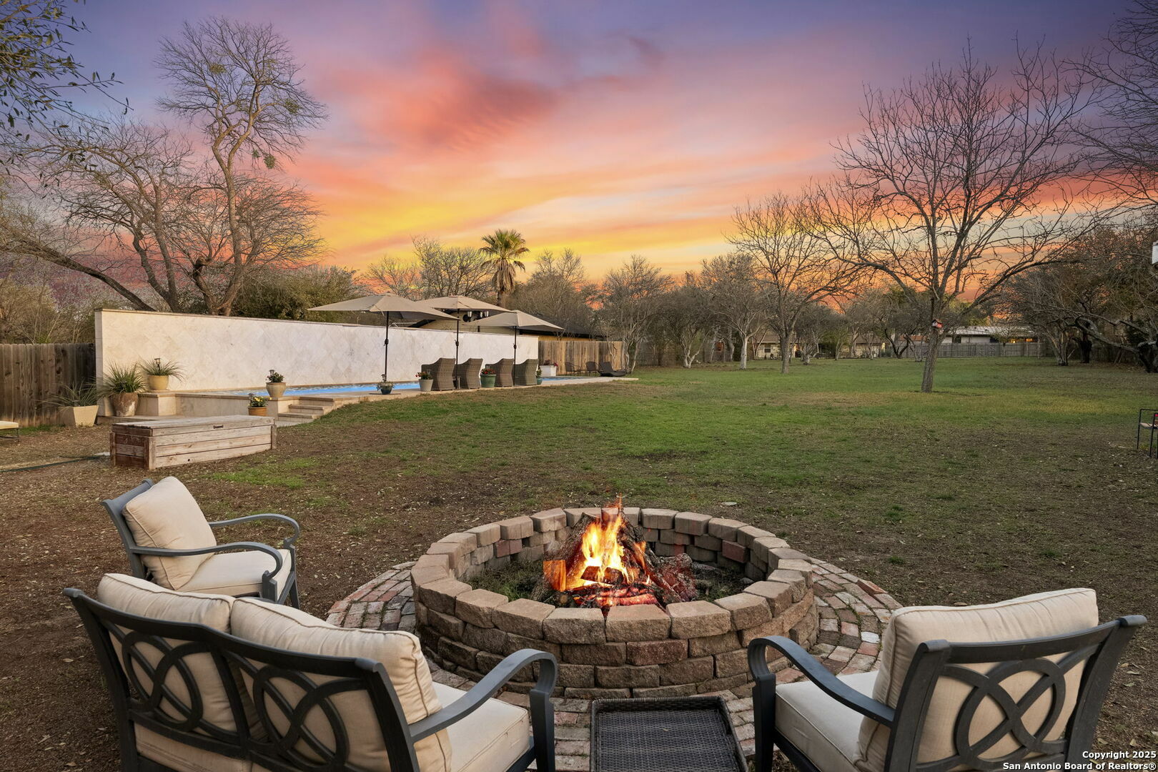 Property Photo: 262 Rockhill Dr TX 78209