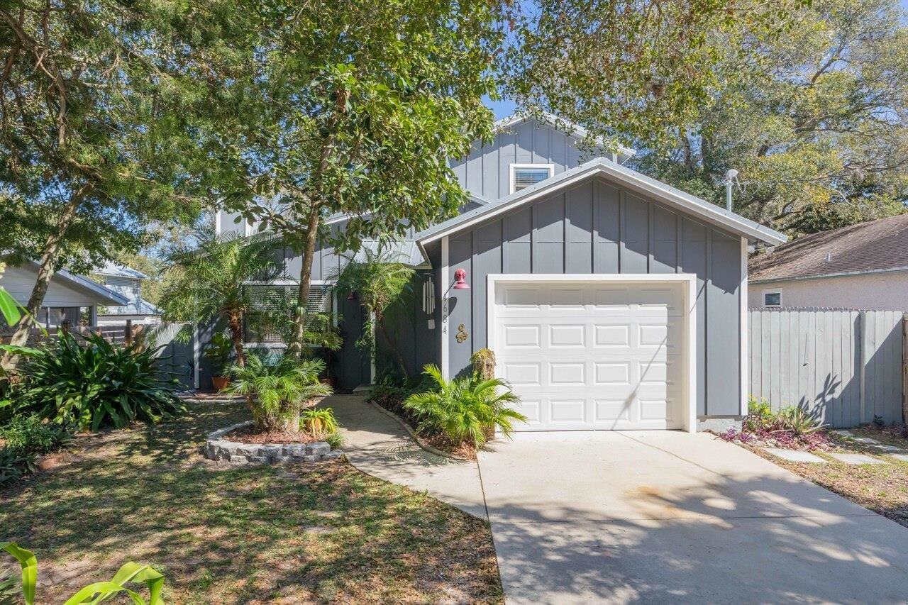 Property Photo:  1684 Leon St  FL 32080 