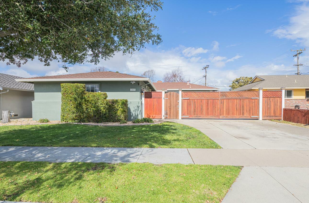 Property Photo: 607 La Mesa Drive CA 93901