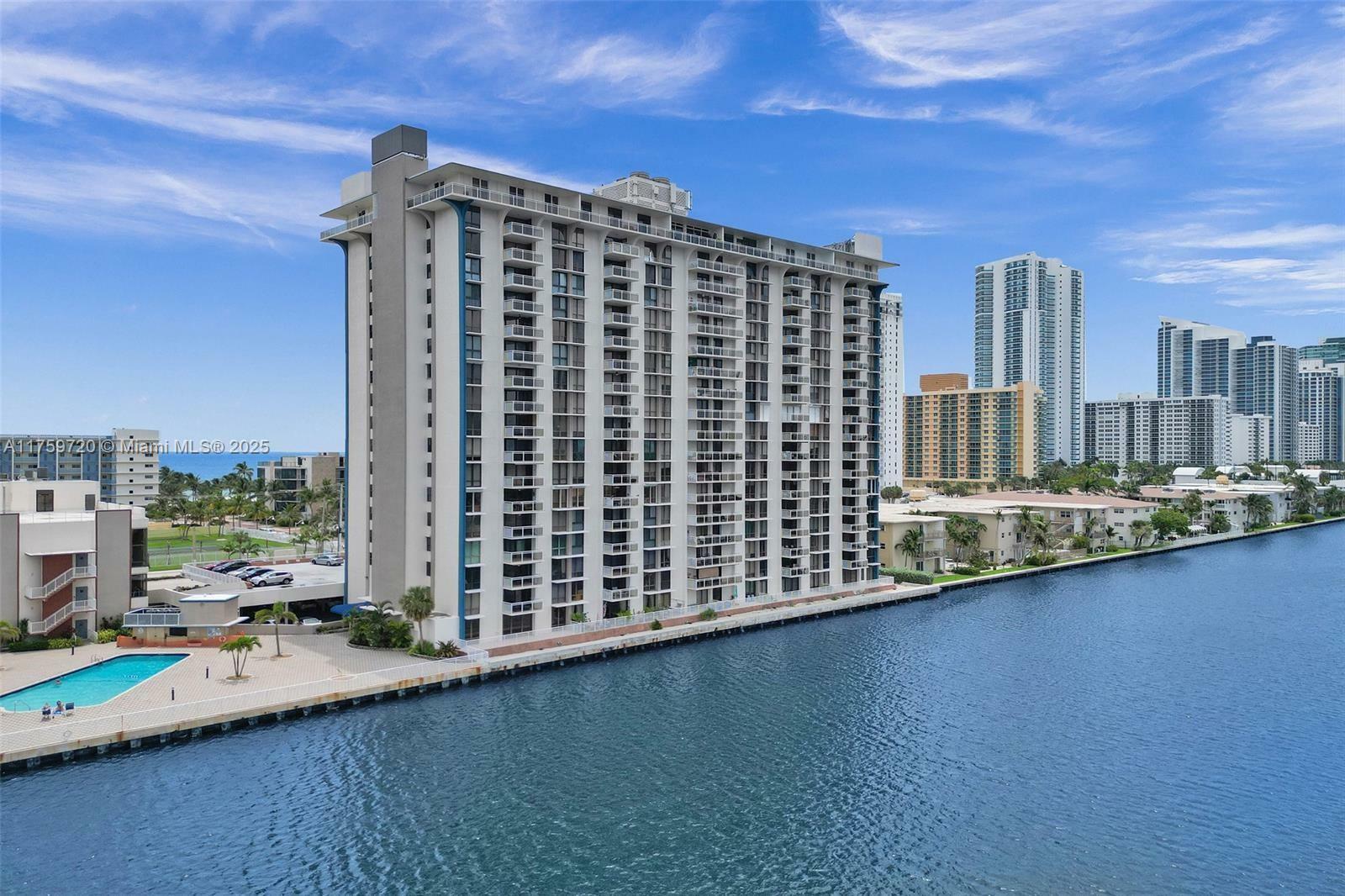 Property Photo:  1600 S Ocean Dr 9F  FL 33019 