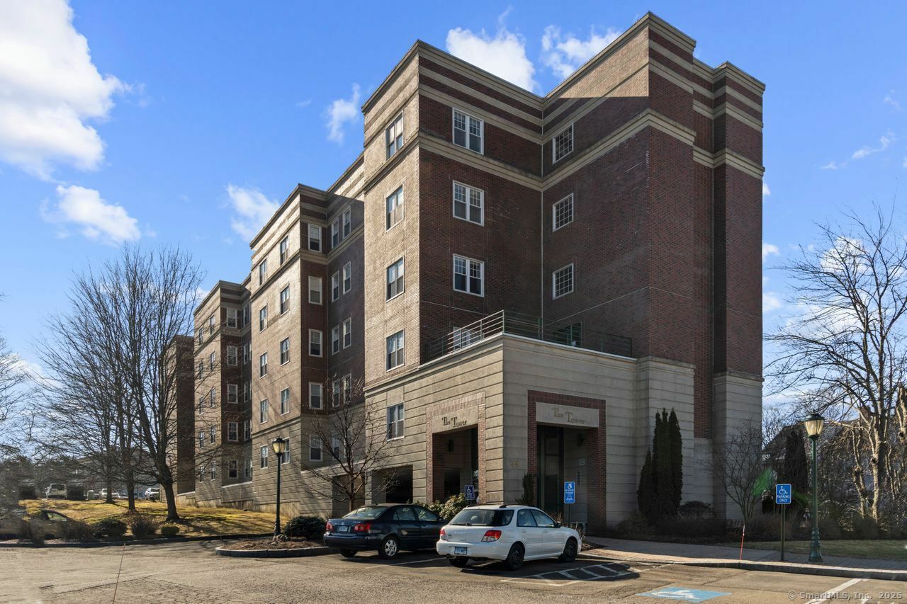 Property Photo:  49 Rose Street Apt 104  CT 06405 