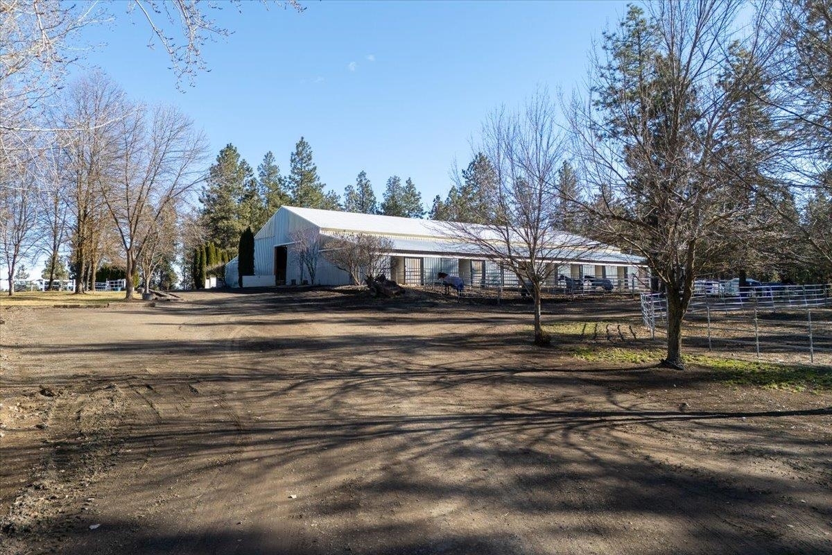 Property Photo:  8104 S Oak Rd  WA 99224 