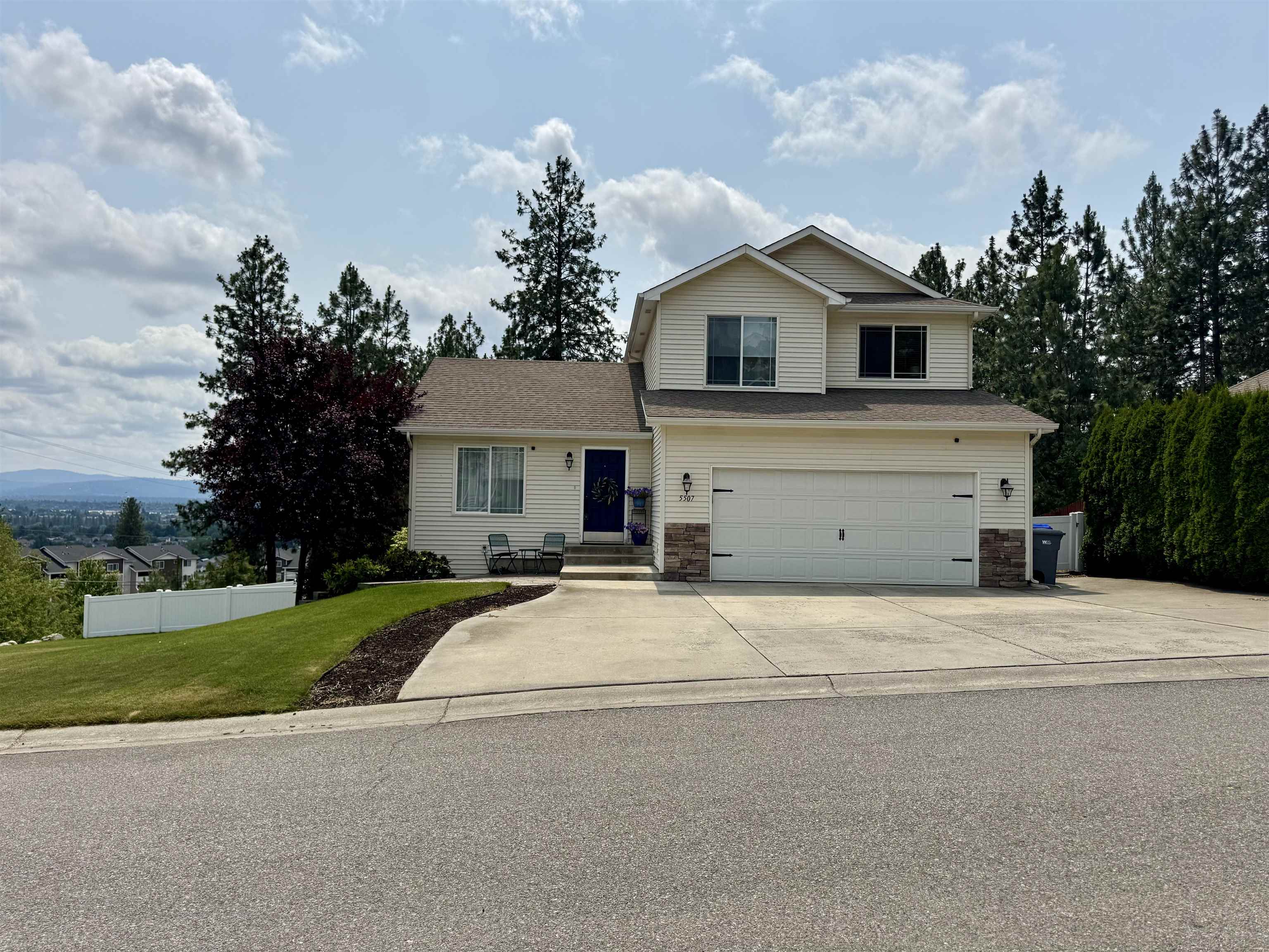 Property Photo: 5507 N Colton Ln WA 99212
