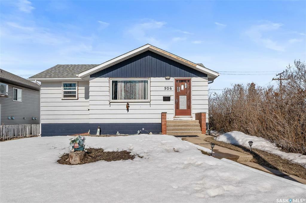 Property Photo:  506 Lillooet Street W  SK S6H 4Z5 