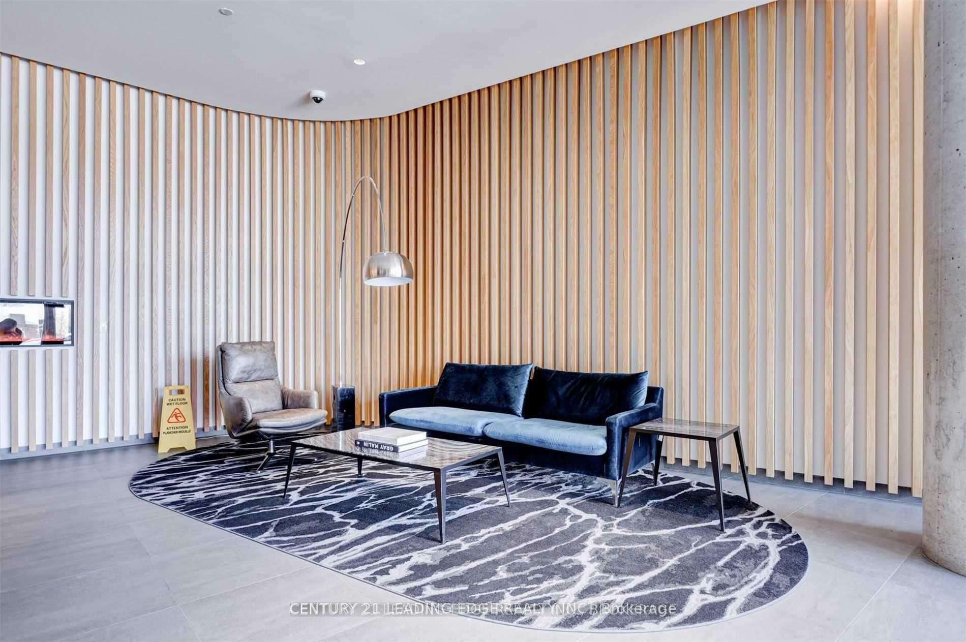Photo de la propriété: 120 Varna Drive 302 ON M6A 0B3