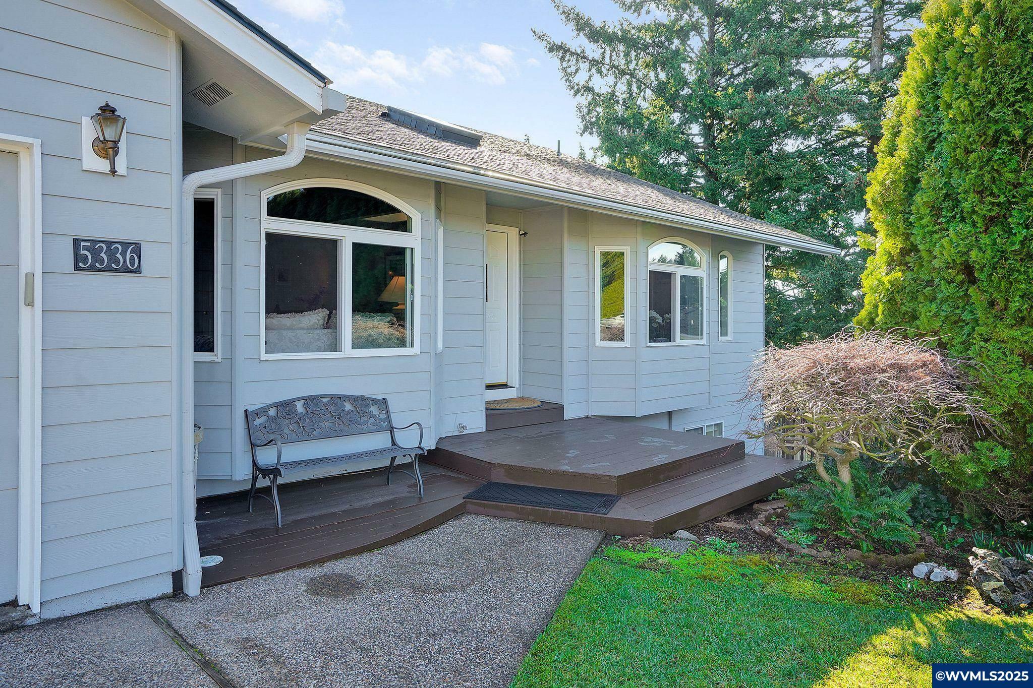 Property Photo: 5336 Addison Ct S OR 97302