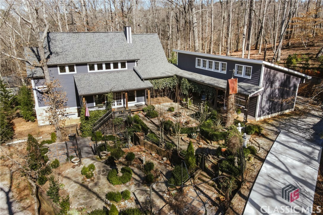 Property Photo: 555 Somerset Drive GA 30606
