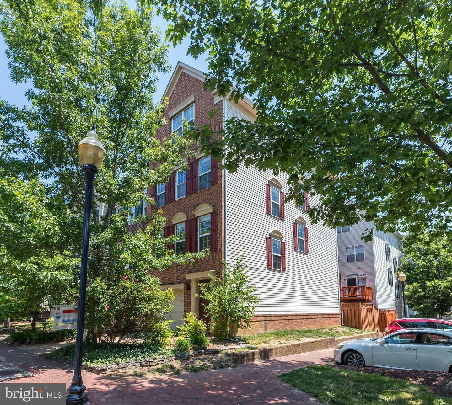 Property Photo:  176 Barrett Place  VA 22304 