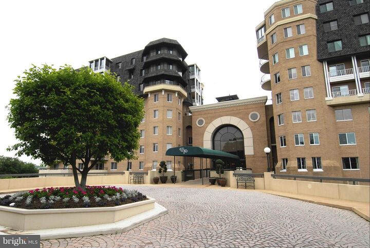 1250 S Washington Street S 316  Alexandria VA 22314 photo