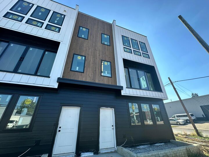 Property Photo: 1095 W 3rd Avenue OH 43212