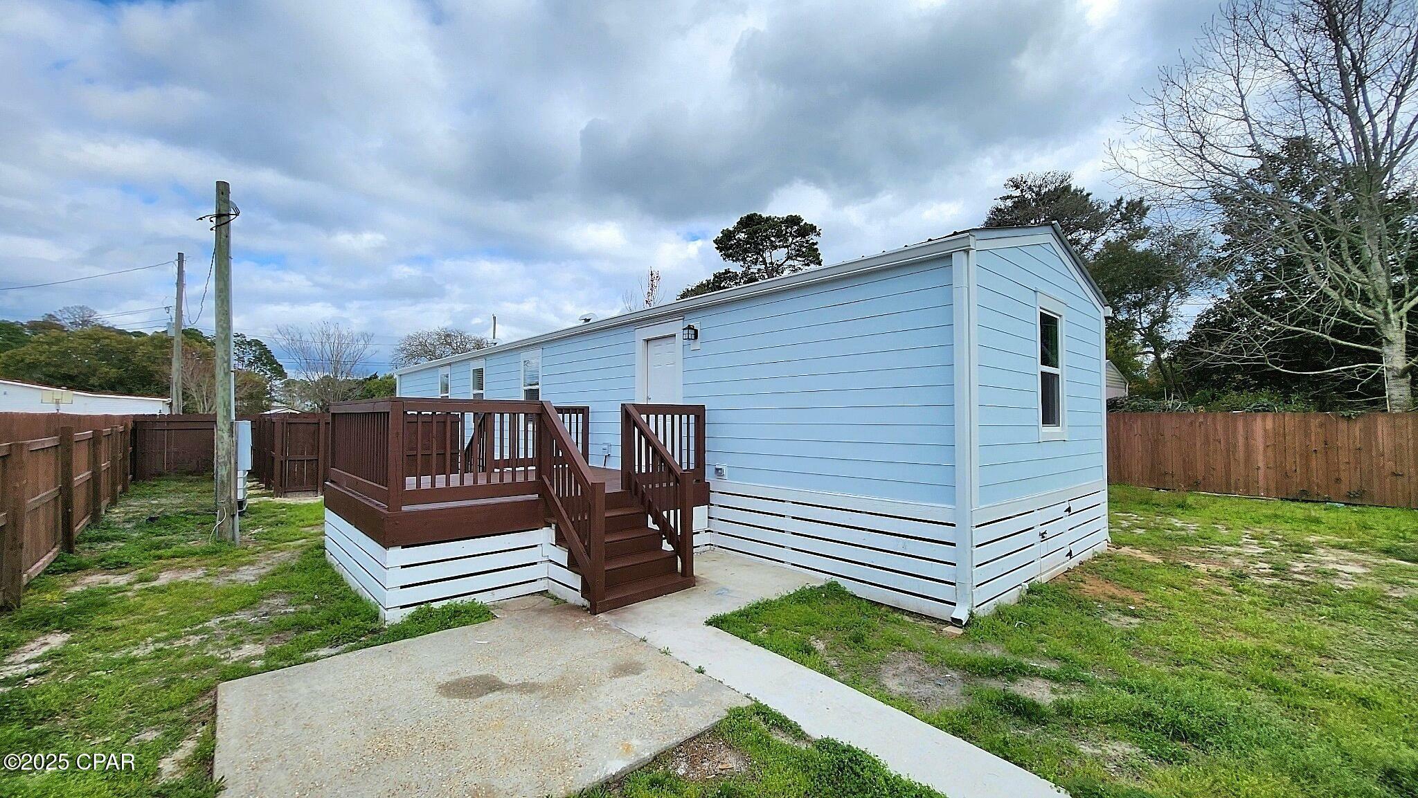 Property Photo: 127 N San Souci Street FL 32413
