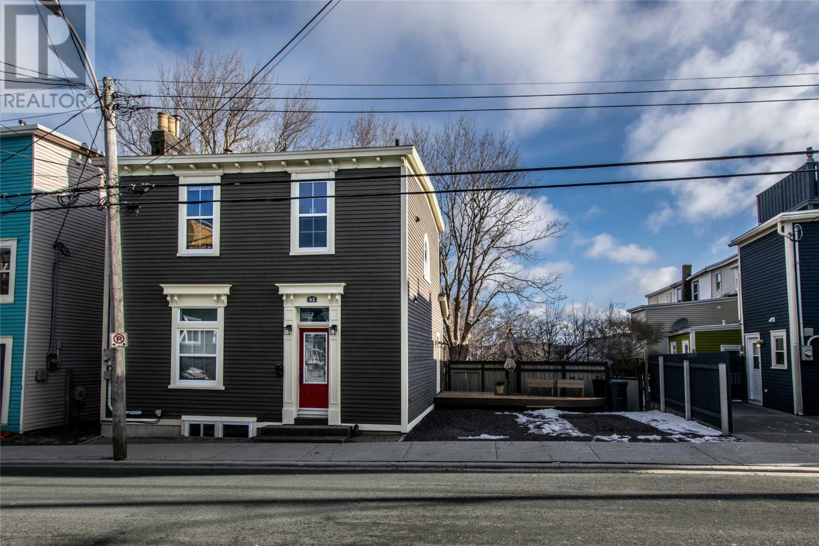 Photo de la propriété:  42 Hayward Avenue  NL A1C 3W5 