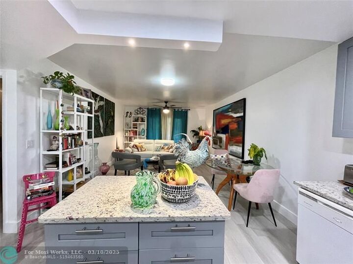 Property Photo:  