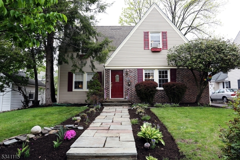 Property Photo:  899 Ridgewood Rd  NJ 07041 