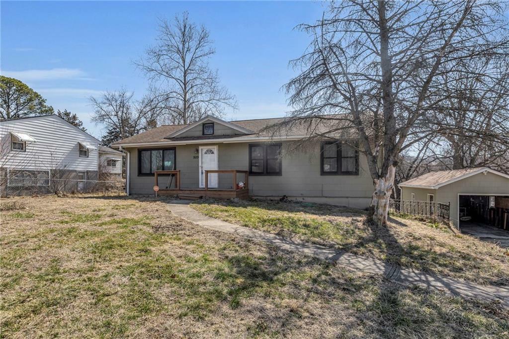 Property Photo:  1619 Spruce Street  KS 66048 