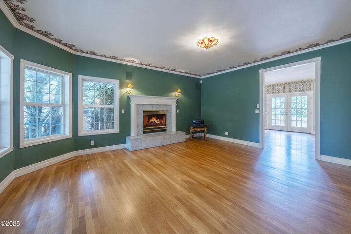 Property Photo:  360 N Deerlane Drive  OR 97368 