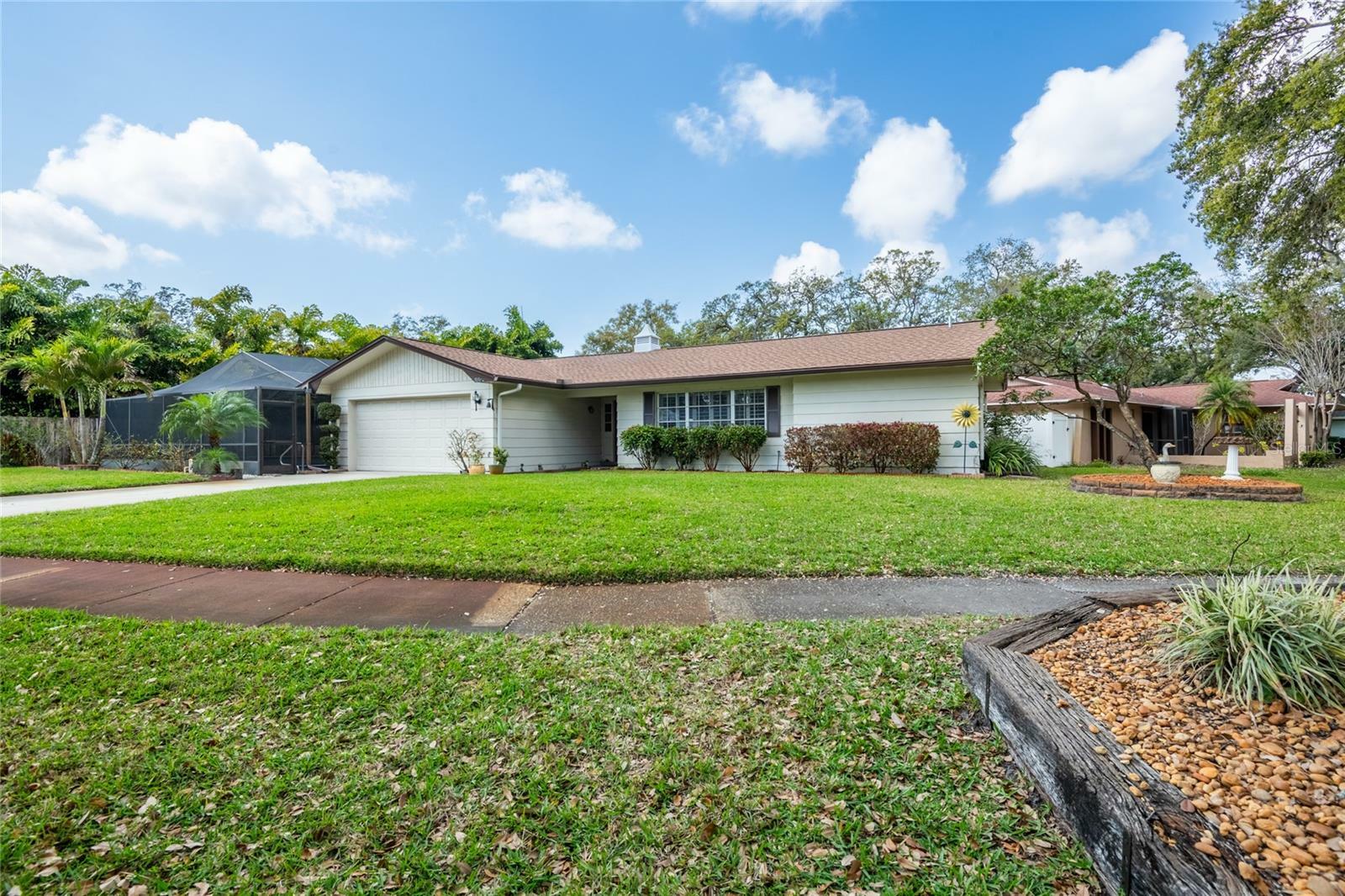 Property Photo:  1830 Oak Forest Drive S  FL 33759 