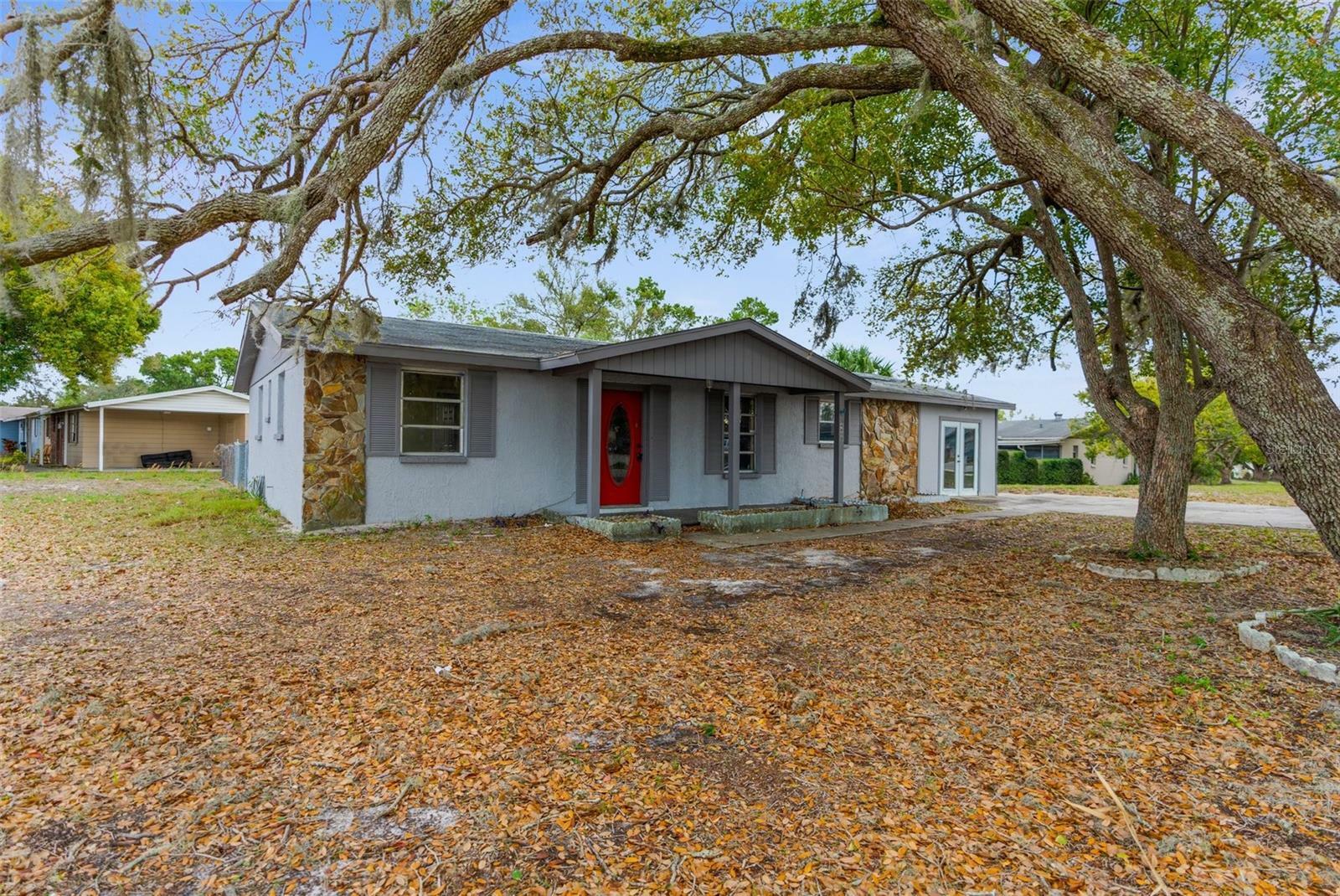 Property Photo:  4608 Deltona Boulevard  FL 34606 