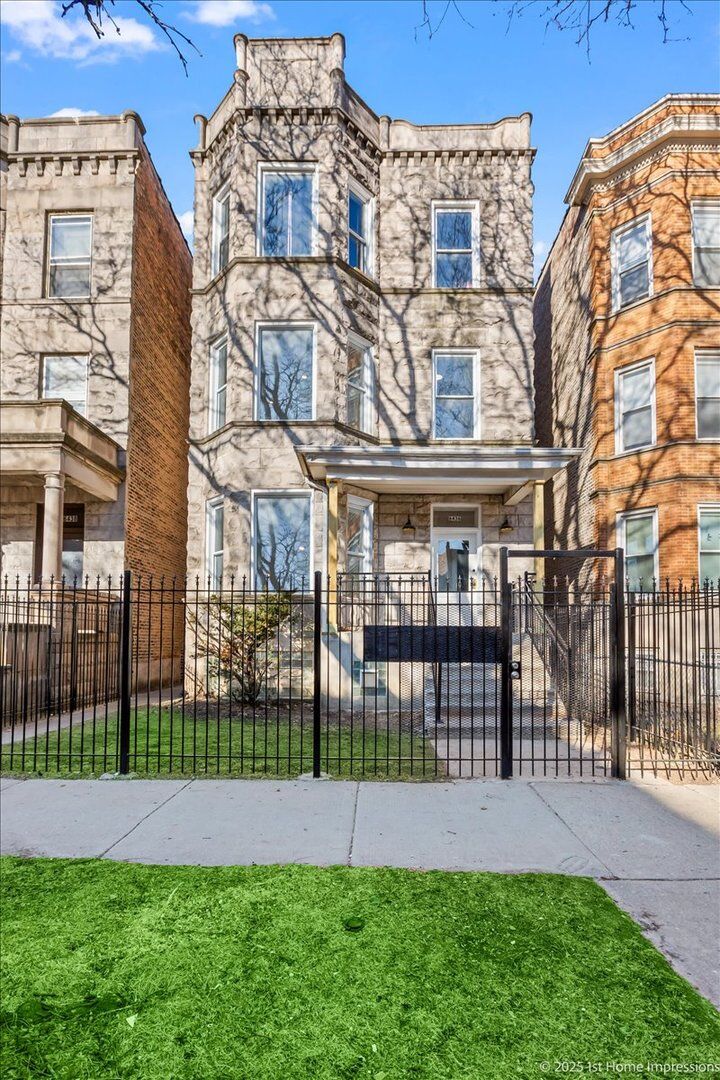 Property Photo:  6436 S Peoria Street  IL 60621 