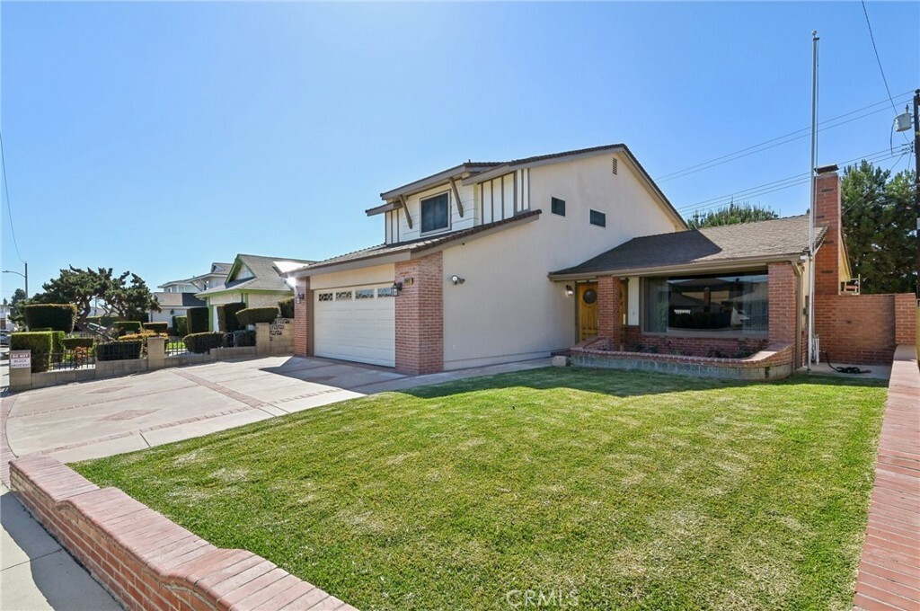 Property Photo: 19411 Midtown Avenue CA 90746