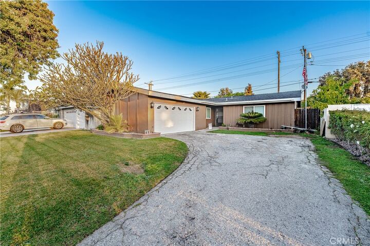 Property Photo:  331 W Parkwood Avenue  CA 90631 