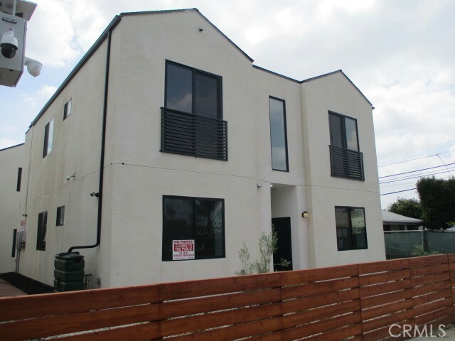 Property Photo: 5622 Willowcrest Avenue CA 91601