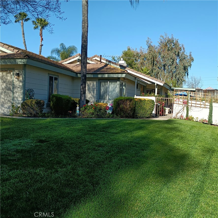 Property Photo:  41579 Avenida De La Reina  CA 92592 